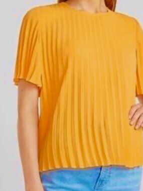 Express Marigold Pleated Top Size Medium NWT